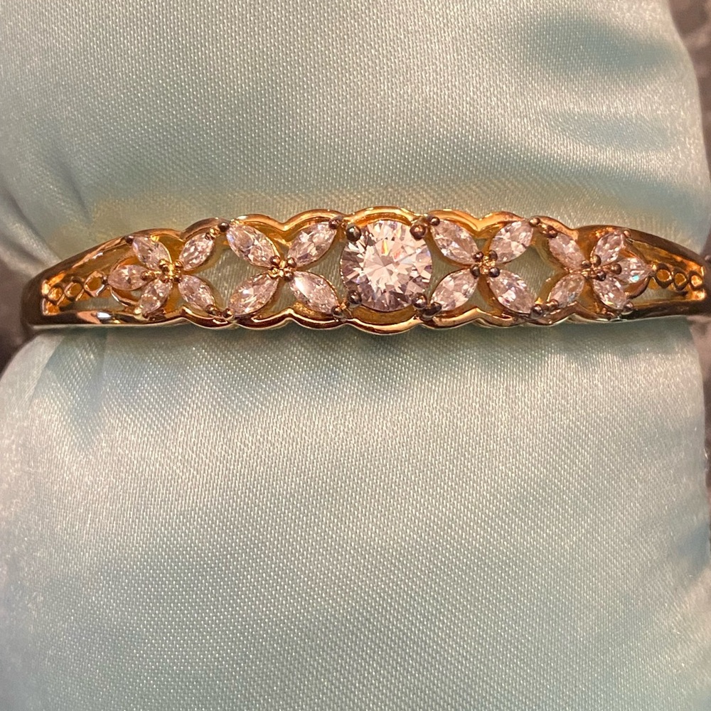 Diamond bangle - Picture 2 of 7